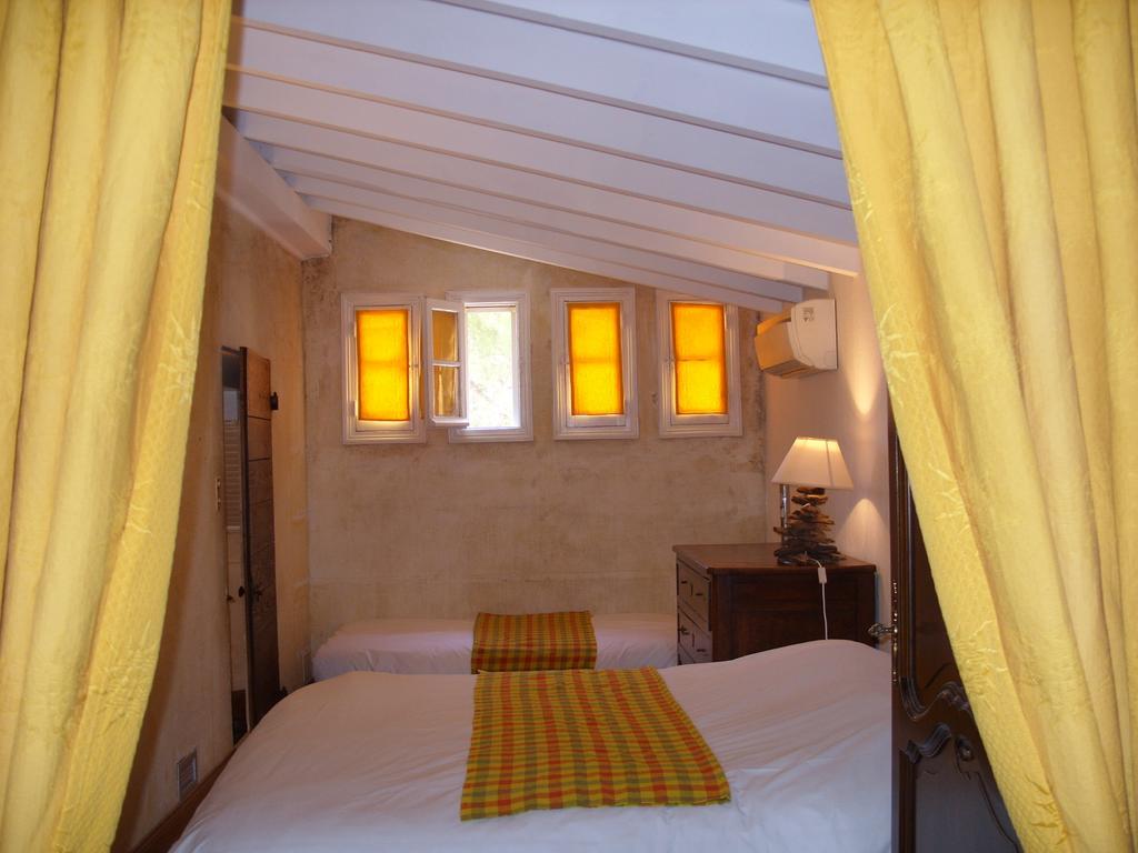 Mas Des Collines Bed and Breakfast Fontvieille Buitenkant foto